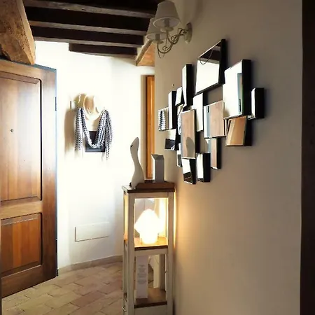 Le Storie Di Pietra Oda ve Kahvaltı San Terenziano