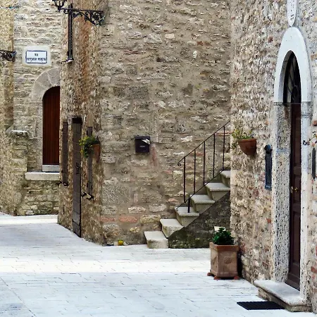 Le Storie Di Pietra San Terenziano